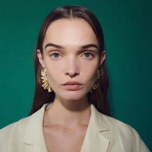 Gold “Leaf” Earrings - deco